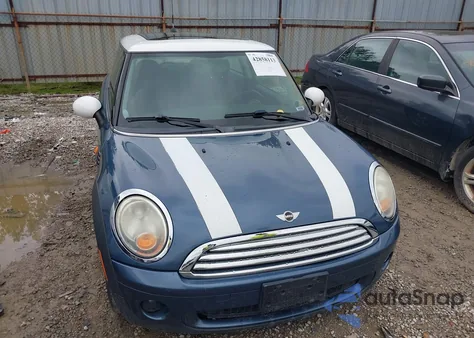 2010 Mini Cooper z USA, uszkodzony, nr VIN WMWMF3C51ATZ62586